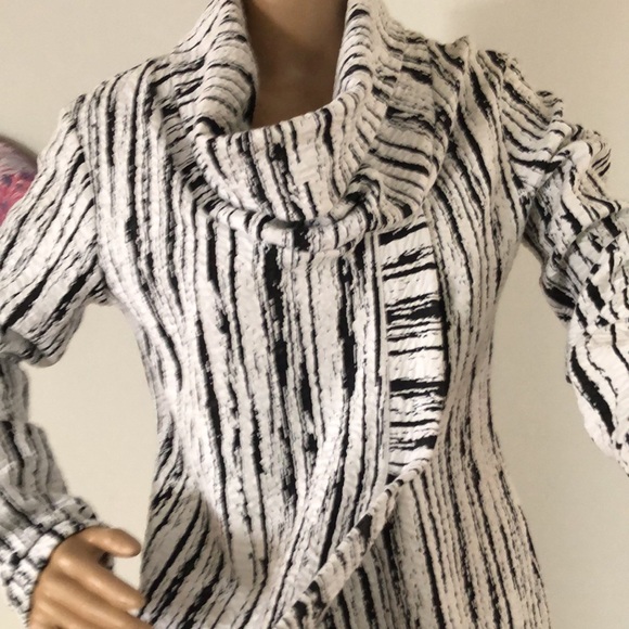 Blondie size small tunic. Handmade . Black and White - Picture 3 of 6